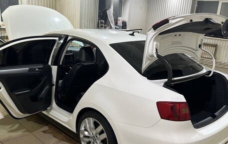 Volkswagen Jetta VI, 2012 год, 1 018 000 рублей, 8 фотография