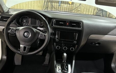 Volkswagen Jetta VI, 2012 год, 1 018 000 рублей, 15 фотография