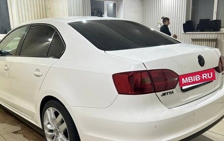 Volkswagen Jetta VI, 2012 год, 1 018 000 рублей, 11 фотография