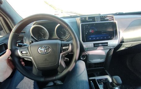 Toyota Land Cruiser Prado 150 рестайлинг 2, 2019 год, 3 800 000 рублей, 2 фотография