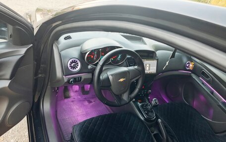 Chevrolet Cruze II, 2009 год, 600 000 рублей, 3 фотография