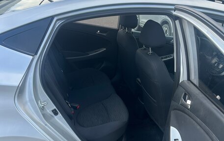 Hyundai Solaris II рестайлинг, 2015 год, 880 000 рублей, 7 фотография