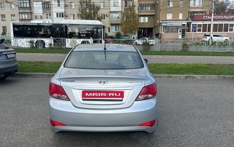 Hyundai Solaris II рестайлинг, 2015 год, 880 000 рублей, 2 фотография