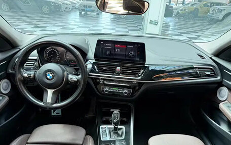 BMW 1 серия, 2022 год, 1 600 000 рублей, 7 фотография