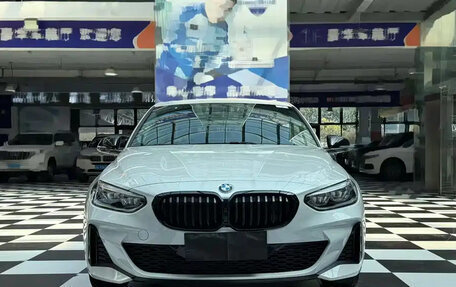 BMW 1 серия, 2022 год, 1 600 000 рублей, 1 фотография