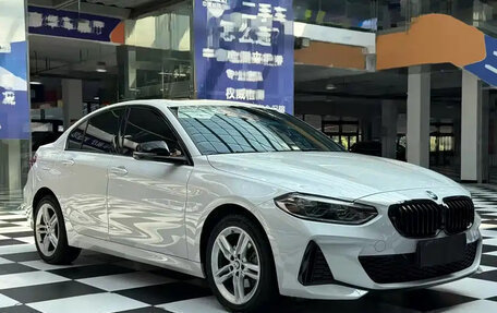 BMW 1 серия, 2022 год, 1 600 000 рублей, 2 фотография