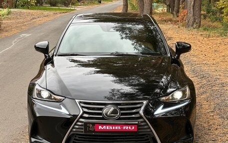 Lexus IS III, 2017 год, 2 400 000 рублей, 1 фотография