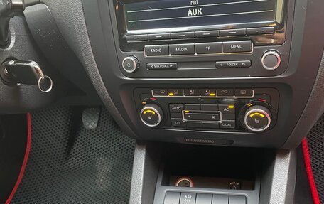 Volkswagen Jetta VI, 2011 год, 6 фотография