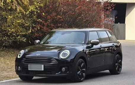 MINI Clubman, 2021 год, 3 010 000 рублей, 1 фотография