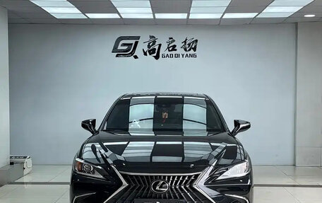 Lexus ES VII, 2022 год, 2 700 000 рублей, 1 фотография