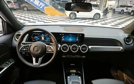 Mercedes-Benz GLB, 2022 год, 2 500 000 рублей, 9 фотография