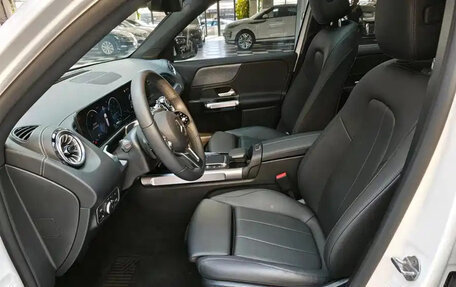 Mercedes-Benz GLB, 2022 год, 2 500 000 рублей, 13 фотография