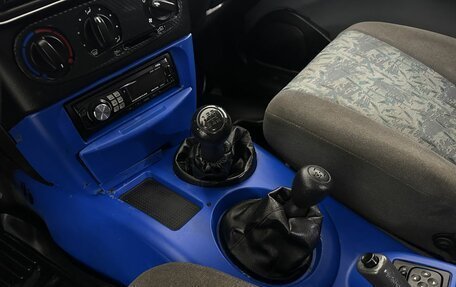 Chevrolet Niva I рестайлинг, 2004 год, 300 000 рублей, 13 фотография