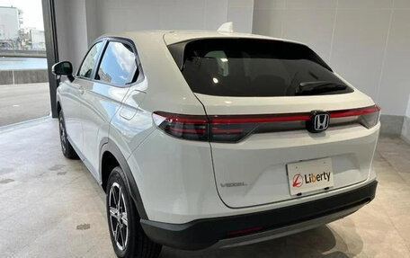 Honda Vezel, 2024 год, 265 155 рублей, 3 фотография