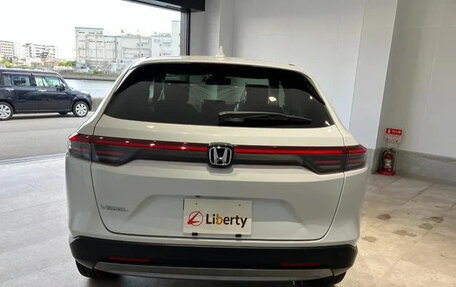 Honda Vezel, 2024 год, 265 155 рублей, 4 фотография