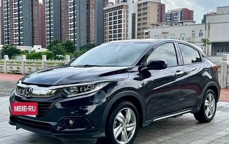 Honda Vezel, 2021 год, 1 600 000 рублей, 2 фотография