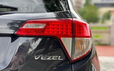 Honda Vezel, 2021 год, 1 600 000 рублей, 6 фотография