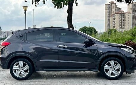 Honda Vezel, 2021 год, 1 600 000 рублей, 4 фотография