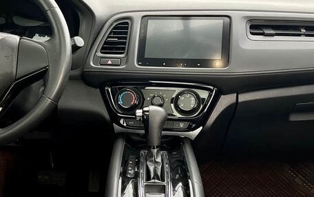 Honda Vezel, 2021 год, 1 600 000 рублей, 10 фотография