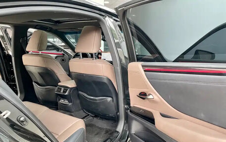 Lexus ES VII, 2022 год, 2 700 000 рублей, 19 фотография