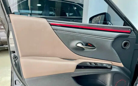 Lexus ES VII, 2022 год, 2 700 000 рублей, 21 фотография