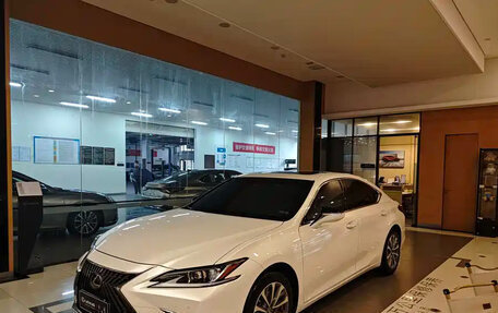 Lexus ES VII, 2022 год, 2 700 000 рублей, 2 фотография