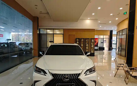Lexus ES VII, 2022 год, 2 700 000 рублей, 1 фотография