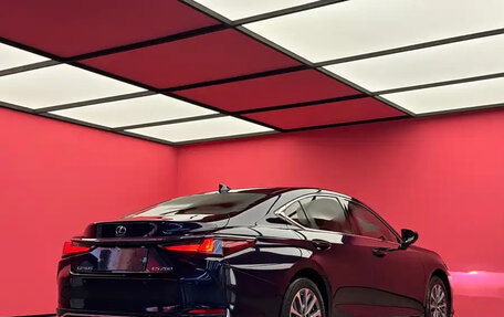 Lexus ES VII, 2022 год, 2 700 000 рублей, 4 фотография