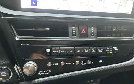 Lexus ES VII, 2022 год, 2 700 000 рублей, 12 фотография