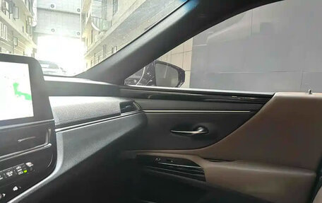 Lexus ES VII, 2022 год, 2 700 000 рублей, 13 фотография