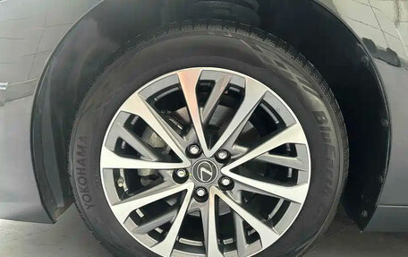 Lexus ES VII, 2022 год, 2 700 000 рублей, 19 фотография