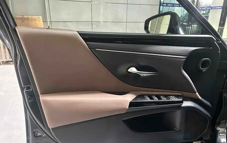 Lexus ES VII, 2022 год, 2 700 000 рублей, 18 фотография