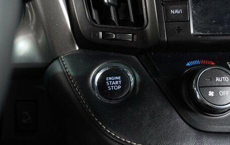 Toyota RAV4, 2018 год, 2 439 000 рублей, 17 фотография