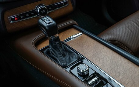 Volvo XC90 II рестайлинг, 2017 год, 3 830 000 рублей, 13 фотография