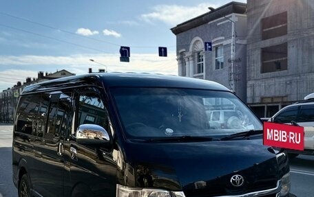 Toyota RegiusAce, 2009 год, 2 450 000 рублей, 3 фотография