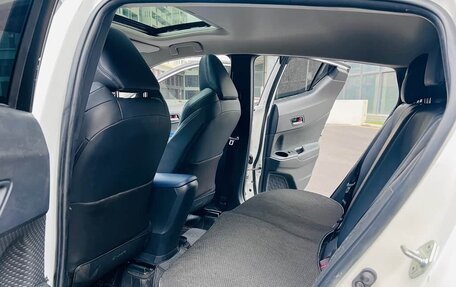 Toyota C-HR I рестайлинг, 2022 год, 2 000 013 рублей, 6 фотография