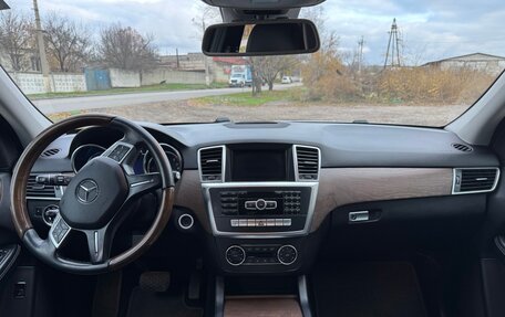 Mercedes-Benz M-Класс, 2013 год, 2 590 000 рублей, 3 фотография