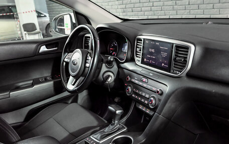 KIA Sportage IV рестайлинг, 2020 год, 2 210 000 рублей, 15 фотография