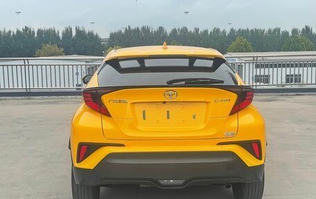 Toyota C-HR I рестайлинг, 2021 год, 1 980 013 рублей, 4 фотография