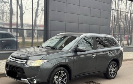 Mitsubishi Outlander III рестайлинг 3, 2014 год, 1 500 000 рублей, 4 фотография