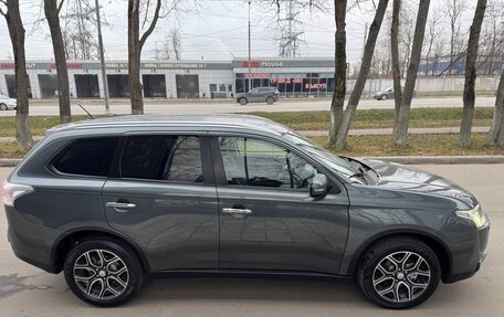 Mitsubishi Outlander III рестайлинг 3, 2014 год, 1 500 000 рублей, 13 фотография