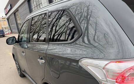 Mitsubishi Outlander III рестайлинг 3, 2014 год, 1 500 000 рублей, 15 фотография