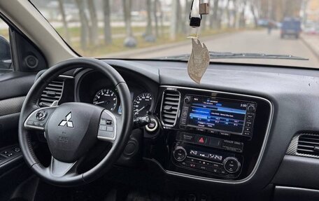 Mitsubishi Outlander III рестайлинг 3, 2014 год, 1 500 000 рублей, 27 фотография