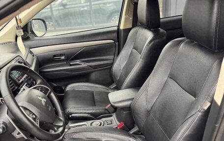 Mitsubishi Outlander III рестайлинг 3, 2014 год, 1 500 000 рублей, 29 фотография