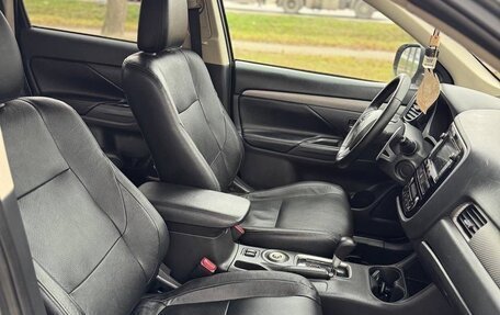 Mitsubishi Outlander III рестайлинг 3, 2014 год, 1 500 000 рублей, 23 фотография