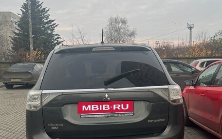 Mitsubishi Outlander III рестайлинг 3, 2014 год, 1 500 000 рублей, 34 фотография