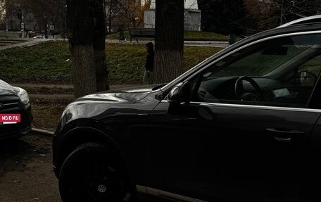 Volkswagen Touareg III, 2011 год, 2 100 000 рублей, 10 фотография