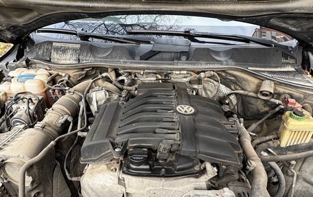 Volkswagen Touareg III, 2011 год, 2 100 000 рублей, 14 фотография