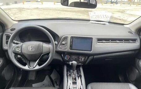 Honda Vezel, 2021 год, 1 370 000 рублей, 7 фотография