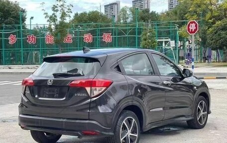 Honda Vezel, 2021 год, 1 370 000 рублей, 6 фотография